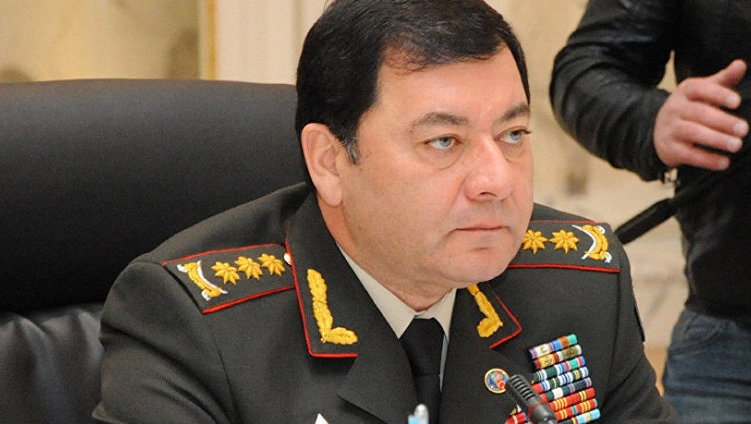 Fotografija: S spletnih strani obrambnega ministrstva je po tihem ­izginila biografija načelnika generalštaba ­Nadžmedina Sadikova.