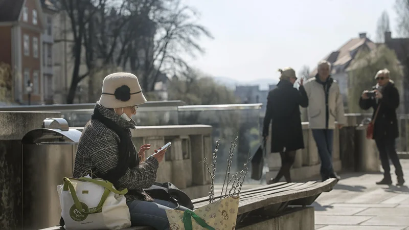 Fotografija: O dopolnilu Levice, po katerem bi vsak upokojenec prejel najmanj 442 evrov pokojnine, za polno dobo pa 613 evrov, bodo poslanci glasovali na seji, ki se bo začela 22. marca. FOTO: Blaž Samec/Delo