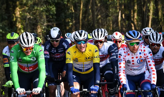 Z leve proti desni: Mads Pedersen, Sam Bennett, Fabien Doubey. FOTO:Anne-Christine Poujoulat/Afp