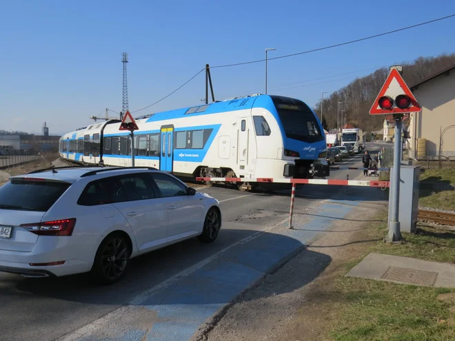 Zapornice na Škofljici so tudi razlog za prometne zastoje in nezadovoljstvo voznikov. FOTO: Bojan Rajšek/Delo