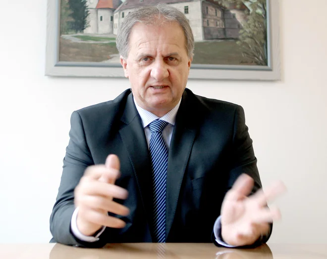 Osnutek predloga zakona o debirokratizaciji je pripravil vladni strateški svet za debirokratizacijo, ki ga vodi Ivan Simič. FOTO Roman Šipić/Delo