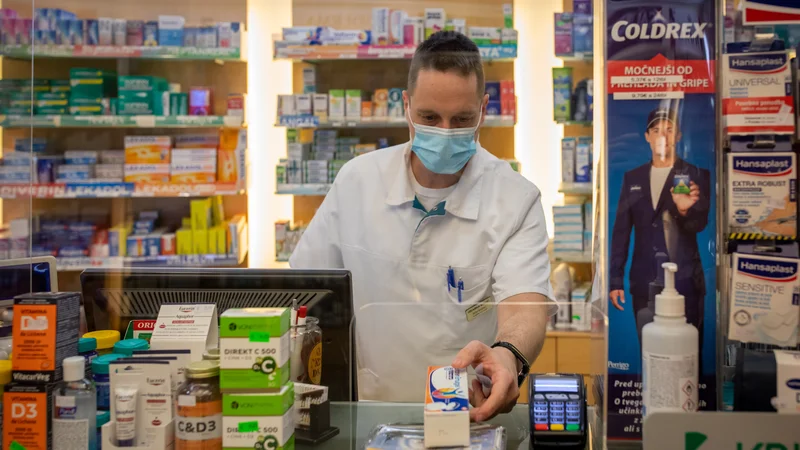 Fotografija: Mednarodne farmacevtske družbe zapirajo predstavništva v Sloveniji, posledice pa se lahko kažejo tako v zdravstvu kot v gospodarstvu. FOTO: Voranc Vogel/Delo