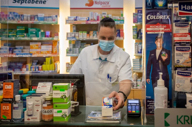Mednarodne farmacevtske družbe zapirajo predstavništva v Sloveniji, posledice pa se lahko kažejo tako v zdravstvu kot v gospodarstvu. FOTO: Voranc Vogel/Delo