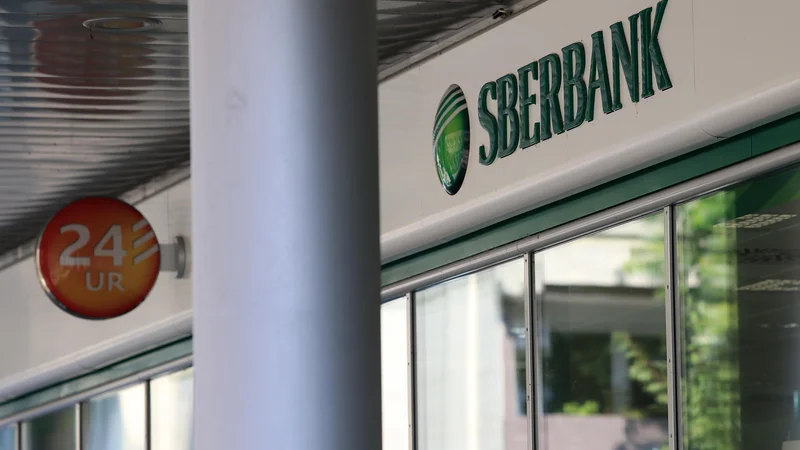 Fotografija: Pri Sberbank je letni strošek košarice storitev najcenejši, ugotavljajo v Banki Slovenije. FOTO: Tadej Regent/Delo