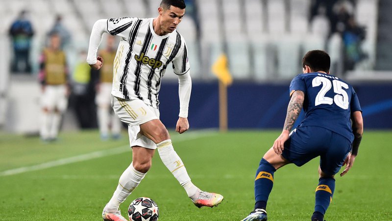 Fotografija: Juventus z nakupom Cristiana Ronalda ni dosegel želenega napredka v Evropi. FOTO: Massimo Pinca/Reuters