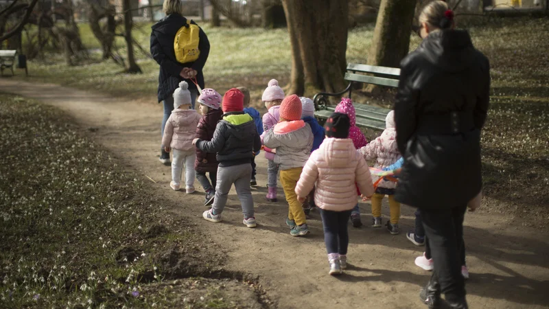 Fotografija: Za zdaj kaže, da novela zakona o vrtcih v državnem zboru le ne bo izglasovana, čeprav bi si občine to zelo želele. FOTO: Jure Eržen/Delo