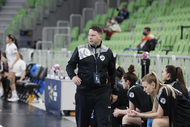 Uroš Bregar verjame v svoje rokometašice. FOTO: Leon Vidic/Delo