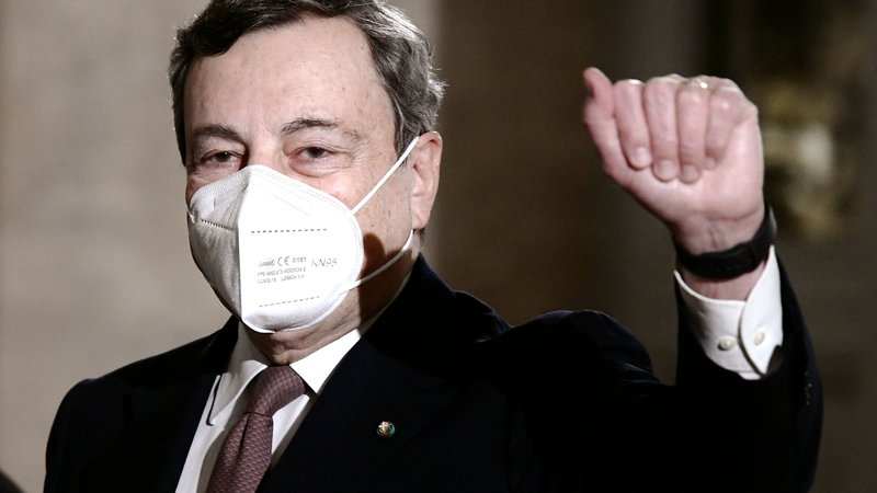 Fotografija: Mario Draghi je z embargom na cepivo opozoril nase tudi Evropo.
FOTO: Filippo Monteforte/AFP