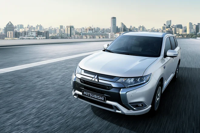 Mitsubihsi outlander je bil doslej eden bolj uspešnih modelov te znamke v Evropi. Partner Renault bo zanjo v tem delu sveta proizvajal še dva modela. FOTO: Mitsubishi