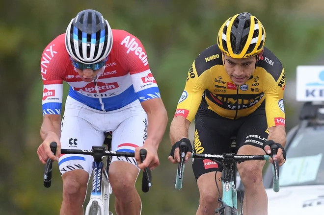 Mathew van der Poel in Wout van Aert sta spet imela medsebojni obračun, dvoboj za zmago v tretji etapi dirke dveh morij. FOTO: David Stockman/Afp