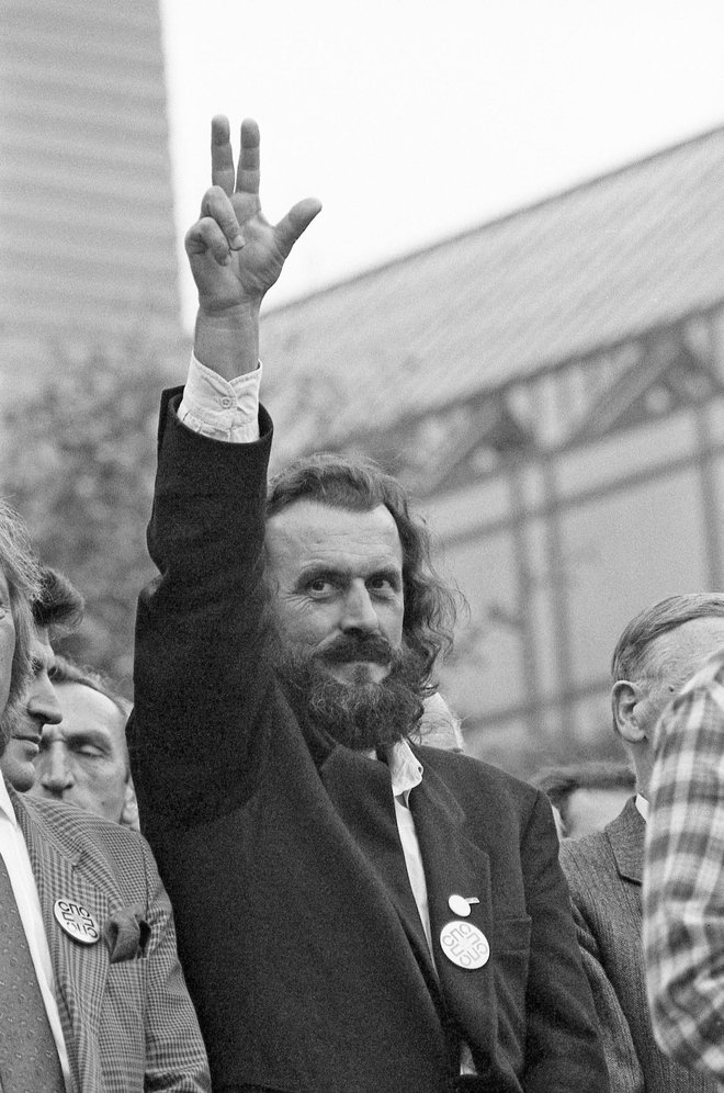 Vodja takratne srbske opozicije Vuk Drašković