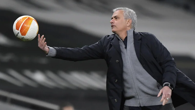 Fotografija: Jose Mourinho bo naslednji teden gostoval v Zagrebu na povratni tekme evropske lige z Dinamom. FOTO: Toby Melville/Reuters