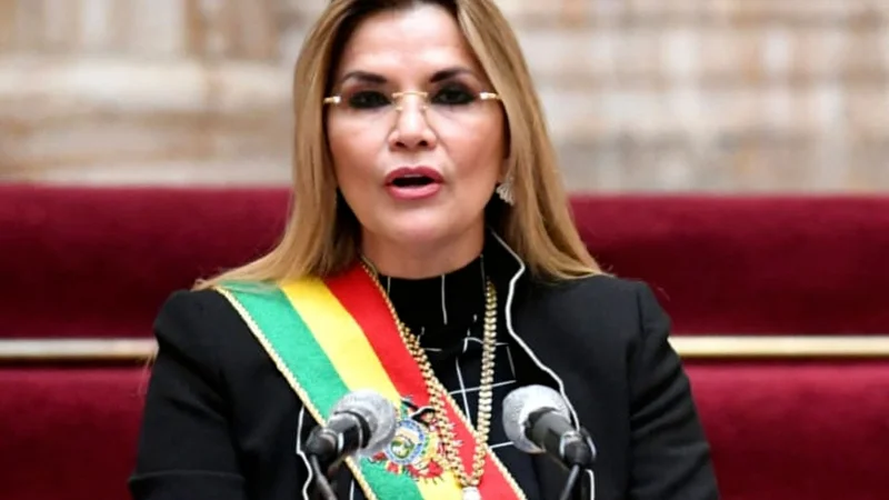 Fotografija: Leta 2019, ko je nekdanji predsednik Bolivije Evo Morales spričo množičnih protestov zbežal iz države, je Jeanine Anez začasno prevzela položaj predsednice države. FOTO: AFP