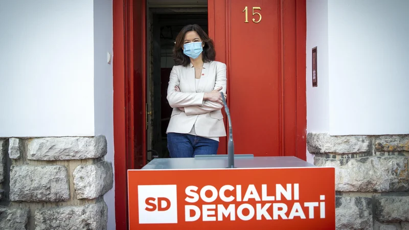 Fotografija: Če misli Tanja Fajon resno z vabilom novim ljudem in strank v svoj krog, jim bo morala dati resen prostor in možnost dejanskega vpliva na SD. FOTO: Jože Suhadolnik/Delo