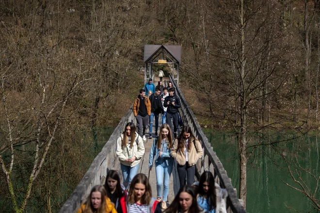 Tako kot je včasih šef lahko avtoritarno zamenjal vsakega delavca, danes mladi vedo, da lahko zamenjajo delodajalca. FOTO: Voranc Vogel/Delo