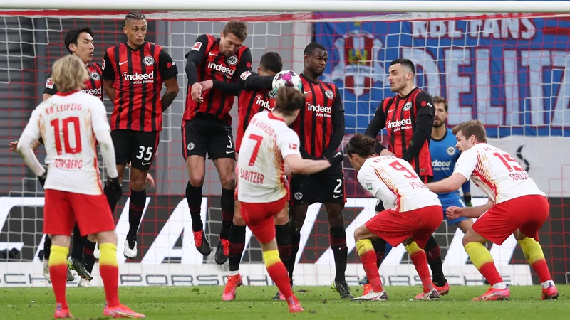Fotografija: Leipzig po današnjem rezultatu za vodilnim Bayernom zaostaja za 4 točke. FOTO: Ronny Hartmann/Reuters