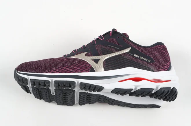 Mizuno Wave Inspire 17, ženski. FOTO: Dejan Javornik