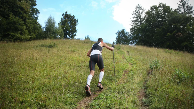 Fotografija: Če se vrnem h kilometrom in »višincem«, tečem in kolesarim kot kak manijak, brez športne, pametne ali sploh kakršnekoli ure. FOTO: Jure Eržen/Delo
