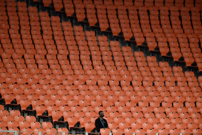Uefa noče, da bi tribune povsem samevale. FOTO: Jewel Samad/AFP