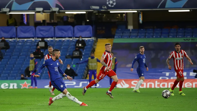 Fotografija: Hakim Ziyech je premagal Jana Oblaka za 1:0 za Chelsea. FOTO: David Klein/Reuters