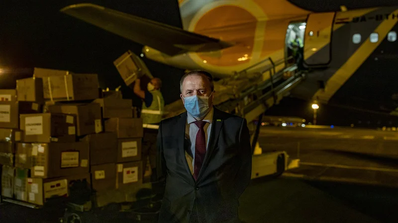Fotografija: Nabavo zaščitne opreme poleg KPK v okviru predkazenskega postopka preverja tudi Nacionalni preiskovalni urad. FOTO: Voranc Vogel/Delo