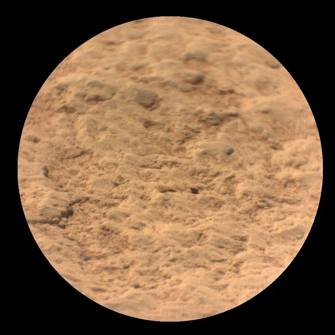 Kamen Máaz od blizu. FOTO: NASA/JPL-Caltech/LANL/CNES/CNRS