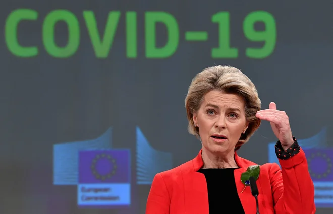 Ursula von der Leyen je, kot pravi, za drugo četrtletje zagotovila deset milijonov odmerkov Pfizer/Biontechovega cepiva, ki bi sicer prišlo jeseni. FOTO: John Thys/AFP