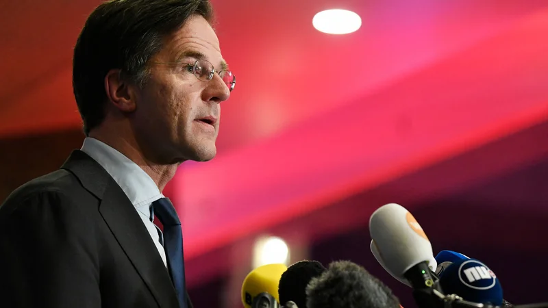Fotografija: Mark Rutte bo po uspešnem volilnem izidu svoje stranke, kot vse kaže, ostal nizozemski premier. Foto: Piroschka Van De Wouw/Afp