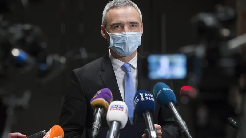 Fotografija: Minister Janez Cigler Kralj je prepričan, da je storil vse, kar je bilo v njegovi moči, da smo epidemijo v domovih starejših obvladovali v okviru danih razmer in možnosti. FOTO: Jure Eržen/Delo