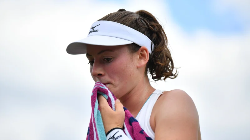 Tamara Zidanšek je imela v obeh nizih prednost breaka, a tega ni znala izkoristiti. FOTO: Ben Stansall/AFP