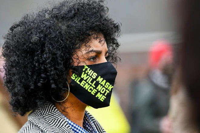 Cepljenje je v EU postalo prvorazredno politično vprašanje. FOTO: Piroschka Van De Wouw/Reuters