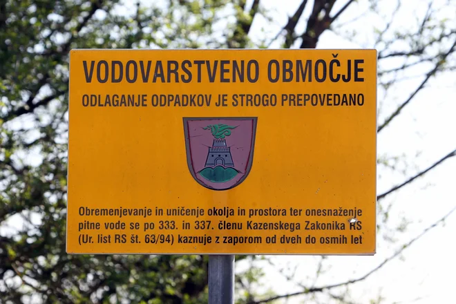 Največja grožnja vodovarstvenim območjem so odlagališča odpadkov. FOTO: Igor Mali/Slovenske novice