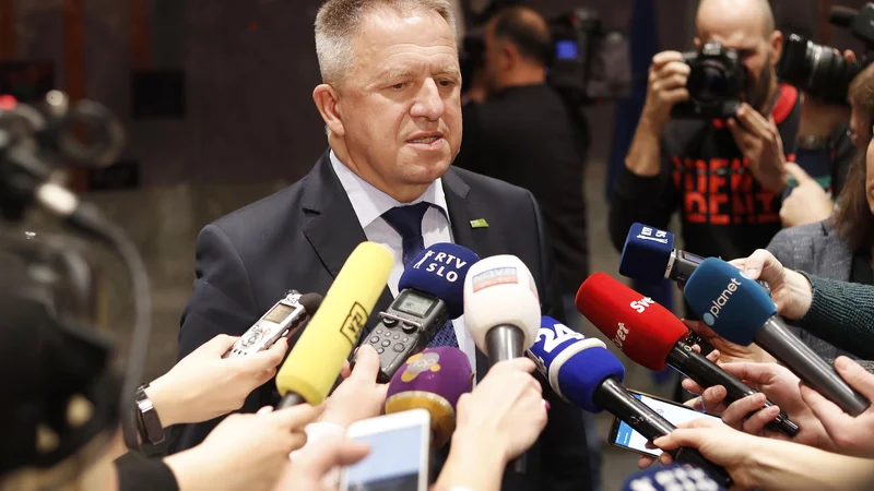 Fotografija: V SMC, ki jo vodi Zdravko Počivalšek (in torej tudi v ostalih koalicijskih strankah?) so že obsodili dijake krivde protestiranja, ker jim ni bil dovoljen pouk v šolah. Foto Leon Vidic/Delo