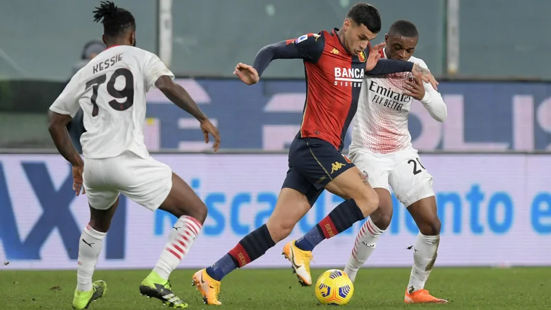 Fotografija: Gianluca Scamacca je v odlični formi, v petkovem ligaškem dvoboju proti Parmi je dosegel oba gola za zmago Genoe z 2:1. FOTO: Jennifer Lorenzini/Reuters