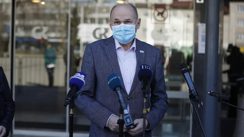 Fotografija: V Kočevju so najbrž so prehitevali Kacinova oziroma vladna priporočila glede terminskega plana cepljenja. Foto Leon Vidic/Delo