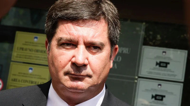 Fotografija: V Luki Koper so proti nekdanjemu predsedniku uprave Robertu Časarju sprožili vrsto kazenskih in odškodninskih postopkov, ki se vlečejo že več kot desetletje dolgo. FOTO: Vojko Rotar
