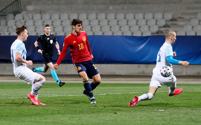 Gonzalo Villar je dosegel drugi gol za Španijo. FOTO: Antonio Bronic/Reuters
