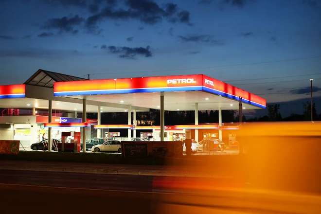 Ker ima država v Petrolu lastniški delež, morajo nadzorniki izpolnjevati pogoje zakona o SDH. Foto Jure Eržen/Delo