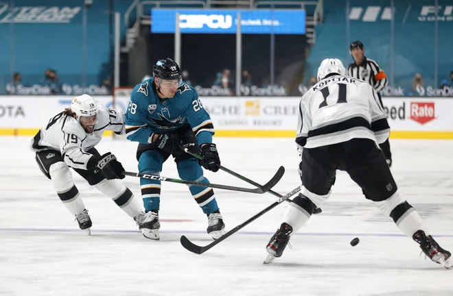 Anže Kopitar in soigralci so bili nemočni v San Joseju. FOTO: Ezra Shaw/AFP