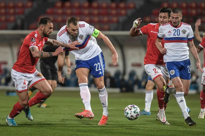 Artjom Dzjuba je v sredo prvi načel mrežo reprezentance Malte. FOTO: Matthew Mirabelli/AFP