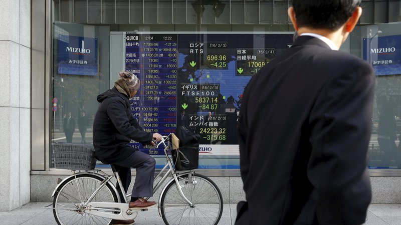 Fotografija: Ko se bo gospodarska dinamika vrnila, bodo imeli igralci zelo različna izhodišča.
FOTO: Yuya Shino/Reuters
