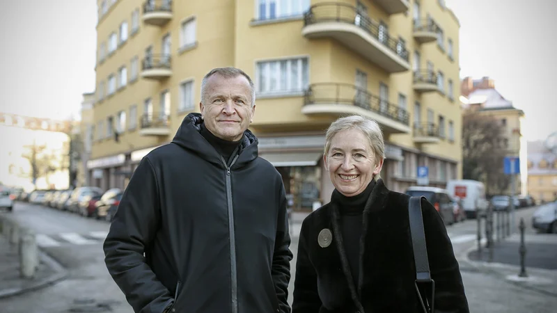 Fotografija: Špela Kuhar in Robert Potokar sta s knjigo Zgodbe slovenske arhitekture ponudila laični javnosti vpogled v slovensko arhitekturo od davne preteklosti do danes. FOTO: Blaž Samec