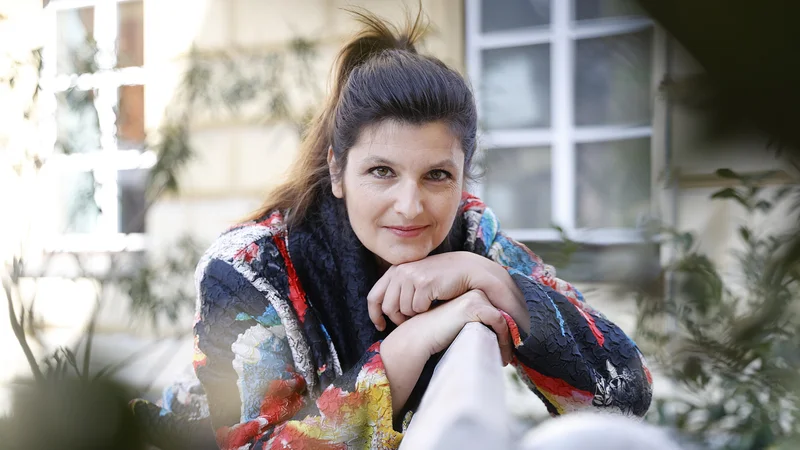 Fotografija: Teja Reba, programska direktorica festivala Mesto žensk: Z nekaterimi umetnicami stopamo v daljša in bolj intenzivna sodelovanja. FOTO: Leon Vidic/Delo