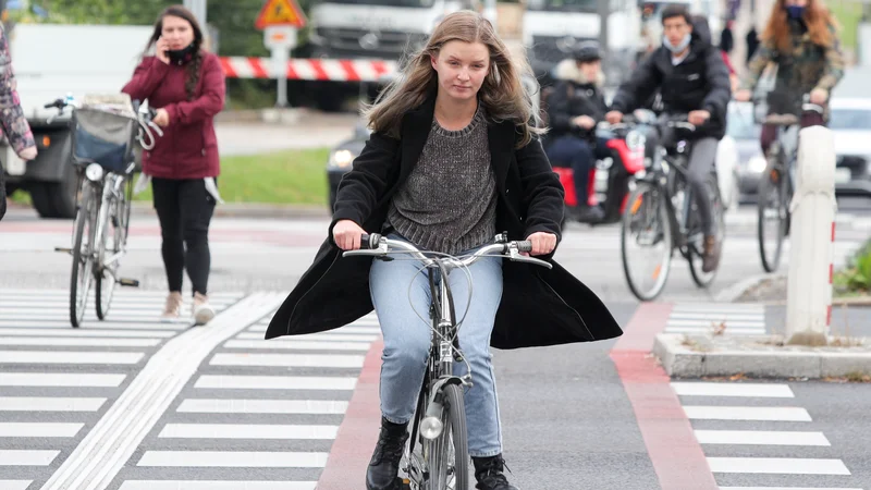 Fotografija: S pomladjo se prebujajo tudi kolesarji in motoristi, s tem pa se tveganje za prometne nesreče poveča. FOTO: Marko Feist/Slovenske novice