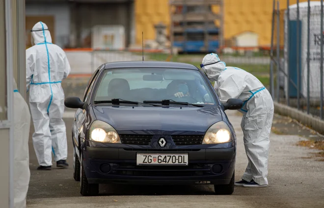 Testiranje v Zagrebu. FOTO: Antonio Bronic/Reuters