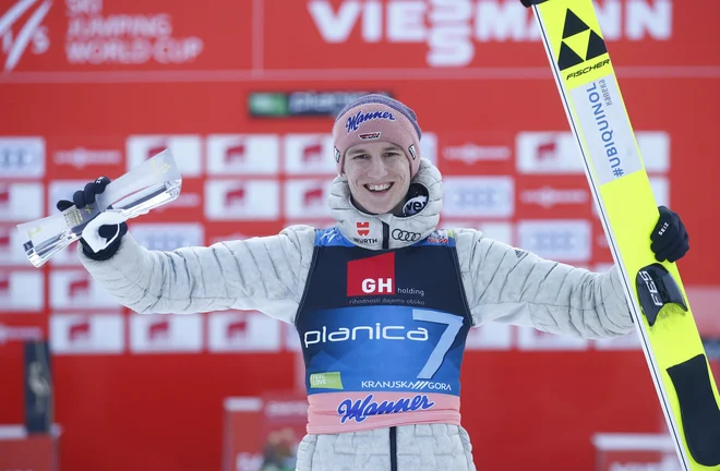 Karl Geiger je spet zablestel v Planici. FOTO: Srdjan Zivulovic/Reuters