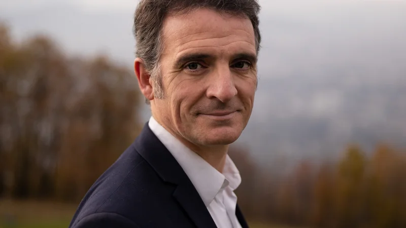 Fotografija: Župan Grenobla Éric Piolle izvira iz Pauja v Pirenejih, v Grenoble se je preselil med študijem. FOTO: Dilan Gurliat