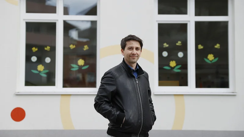 Fotografija: »V besedni zvezi osnovna šola ne smemo pozabiti na besedo osnovna.« FOTO: Leon Vidic/Delo