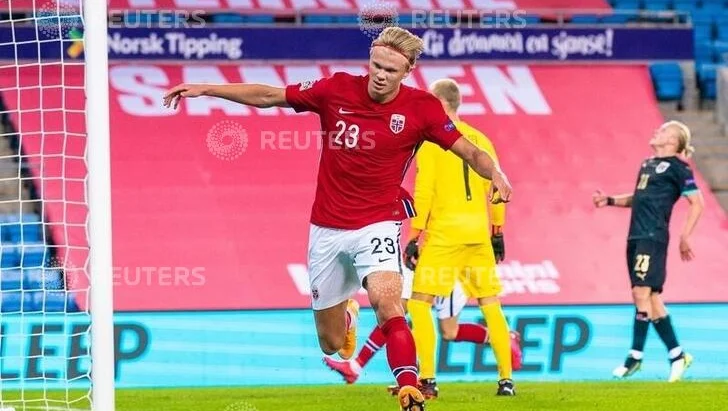 Fotografija: Erling Braut Håland je pri komaj dvajsetih letih najdragocenejši norveški športnik in fant, ki ga kupijo lahko le največji klubi na svetu. FOTO: Stian Lysberg Solum/Reuters