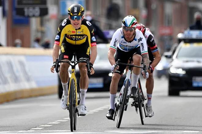 Wout van Aert je bil najmočnejši v zaključnem sprintu. FOTO: Dirk Waem/AFP